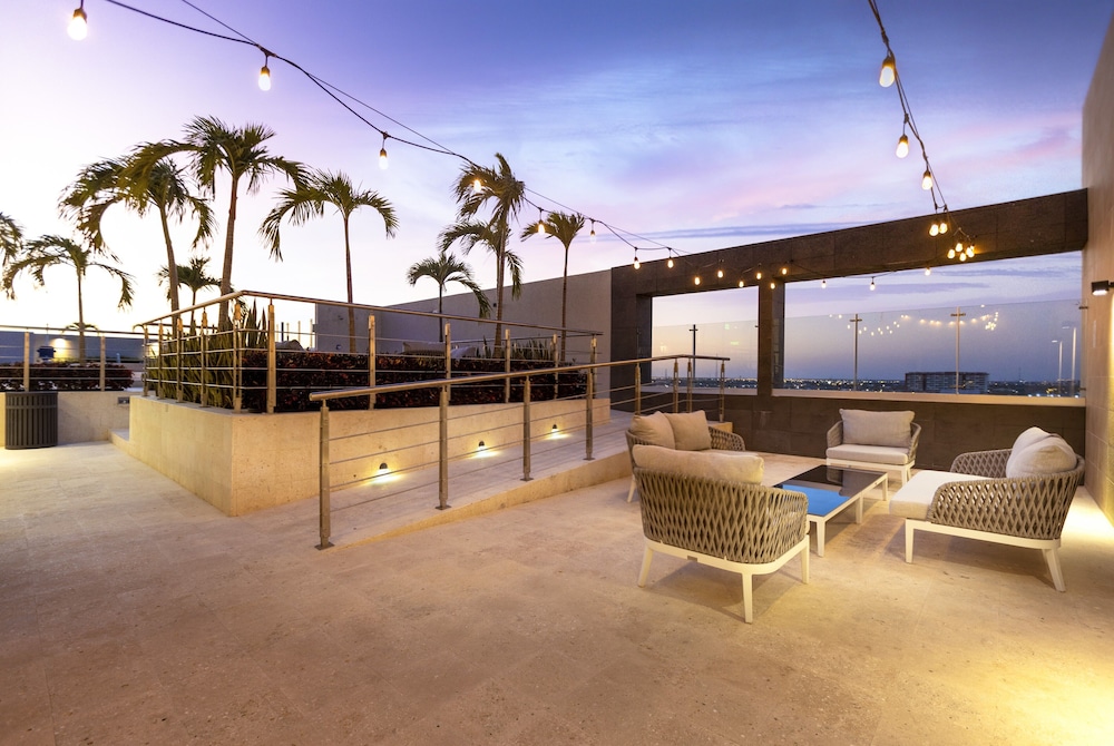 Rooftop pool