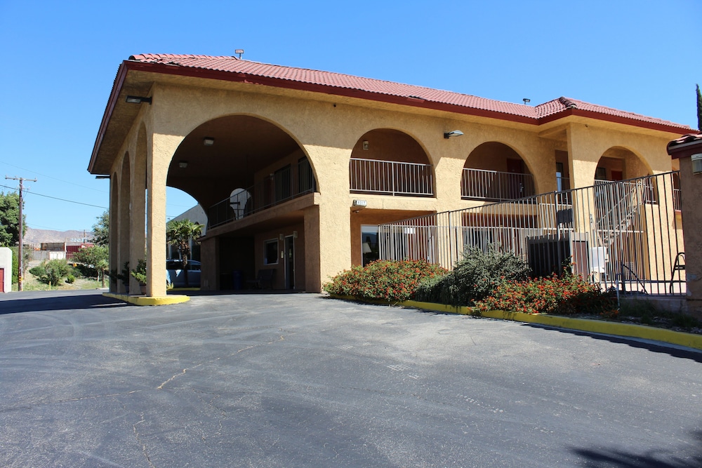 Cajon Pass Inn - photo 39
