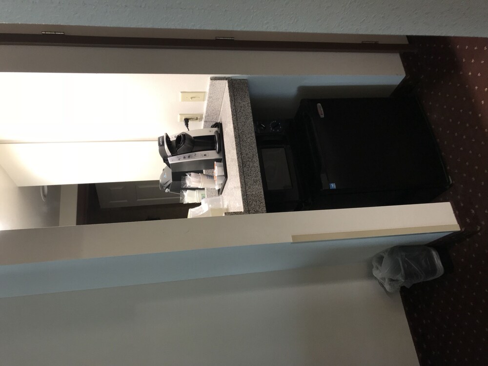 Holiday Inn Express Syracuse Fairgrounds by IHG - photo 24