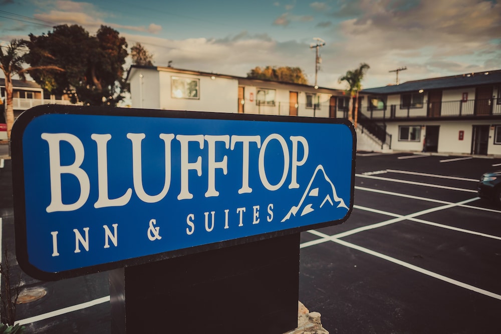 Blufftop Inn & Suites - photo 113