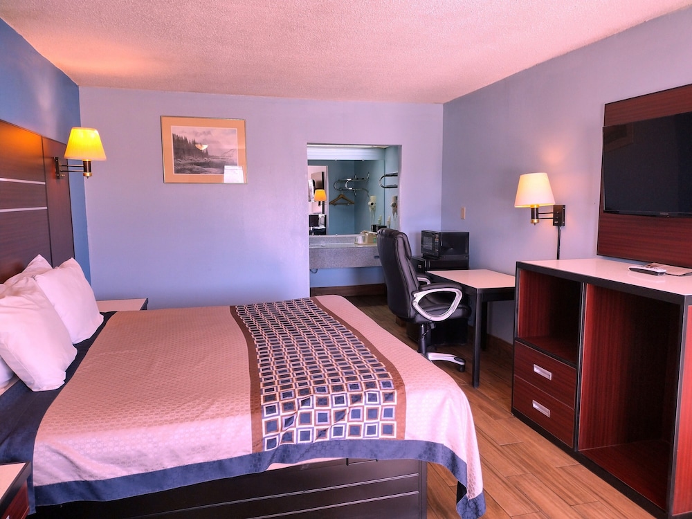 Rodeway Inn Richland Jackson South - photo 8