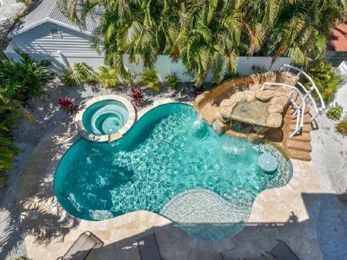 Ocean Breeze by AMI Locals in Bradenton Beach, United States