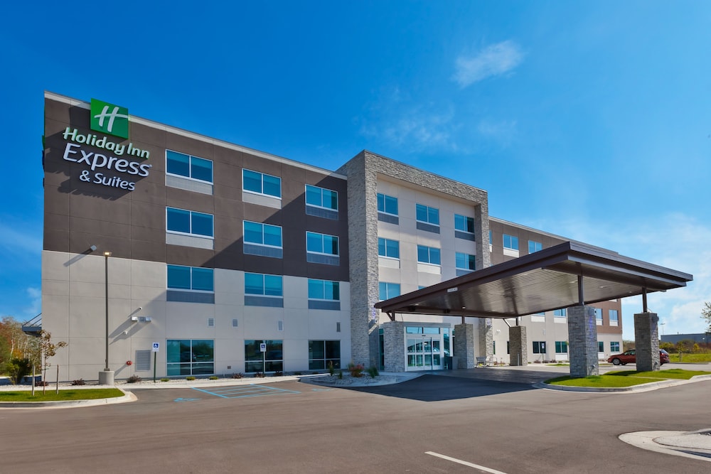 Holiday Inn Express & Suites Cedar Springs Grand Rapids N an IHG Hotel - featured photo