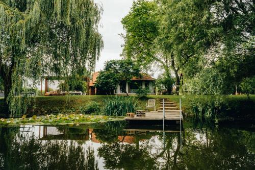 Rudine 41 Off Grid Riverside Home — 4-Star Luxury Hotel in Rokovci, Croatia