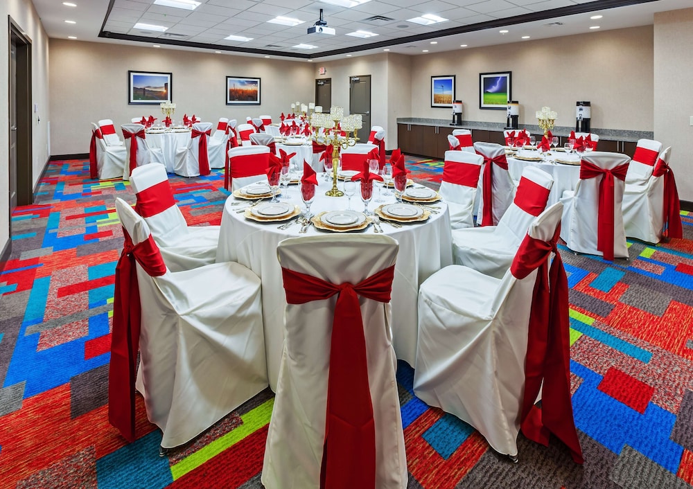 Hampton Inn & Suites Claremore - photo 40