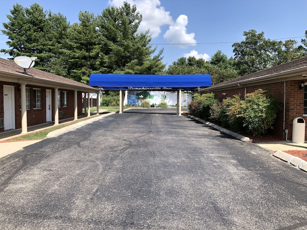 The Tompkinsville Inn - photo 25