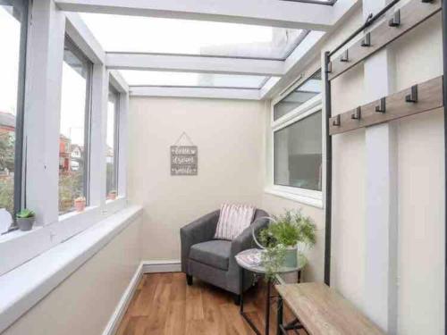 Beeches Bach 1 bedroom cottage with hot tub — 4-Star Luxury Hotel in Prestatyn, United Kingdom