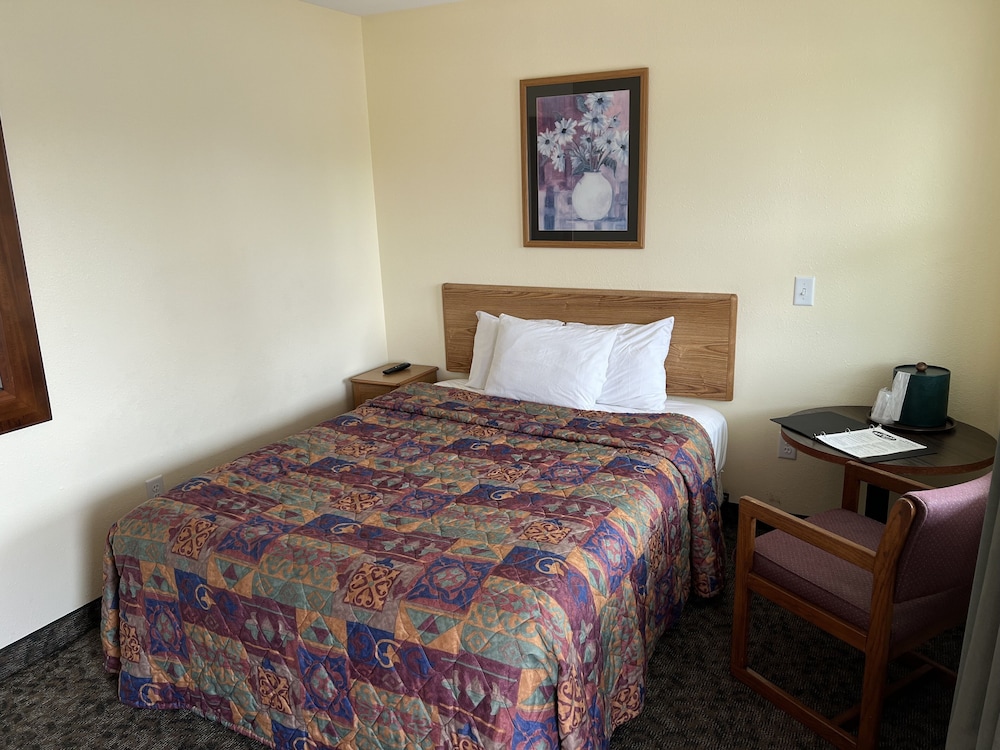 All Star Inn & Suites - photo 18