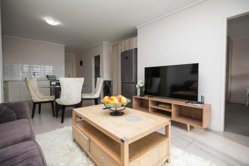 2 Bedroom Waters Edge Apartment in Century City