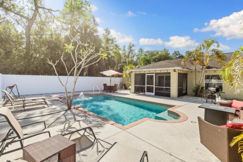 621 Naples - carbon neutral hotel in Orangetree