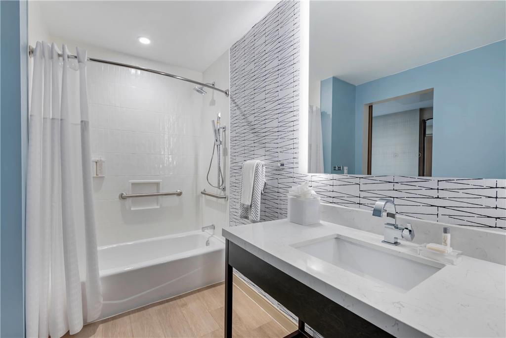 Cambria Hotel Austin Downtown - photo 37