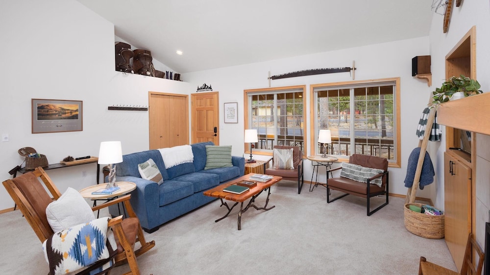 Rager Mountain Unit 10 - carbon neutral hotel in Sunriver