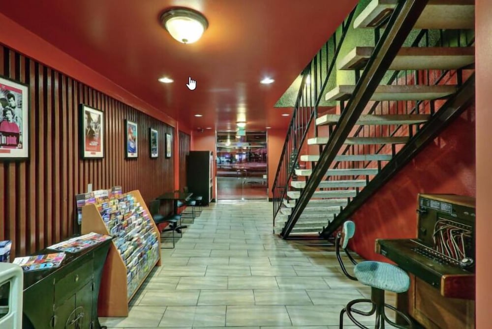 Royal Pagoda Motel - photo 3