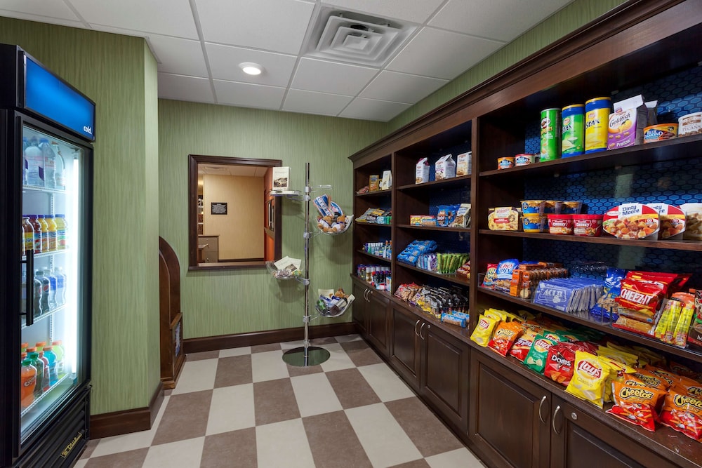 Hampton Inn & Suites Williamsport Faxon Exit - photo 19