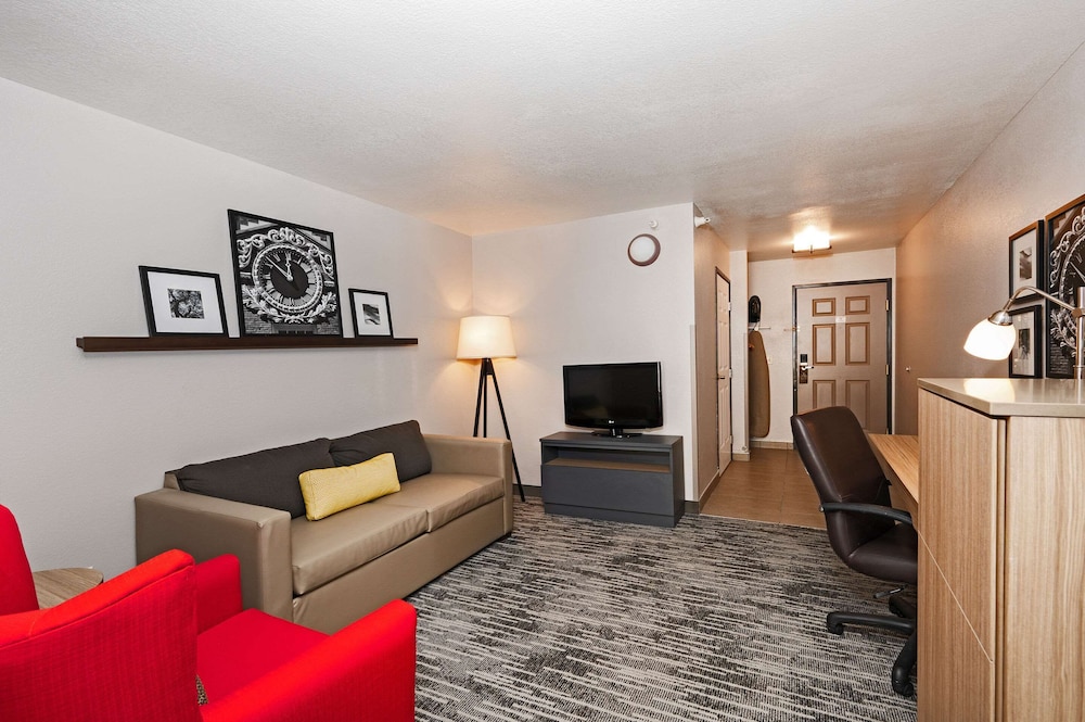 Country Inn & Suites by Radisson Bloomington Normal Airport IL - photo 13