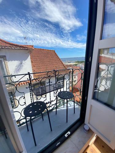 Lisbon Duplex Alfama River Views & Hydromassage