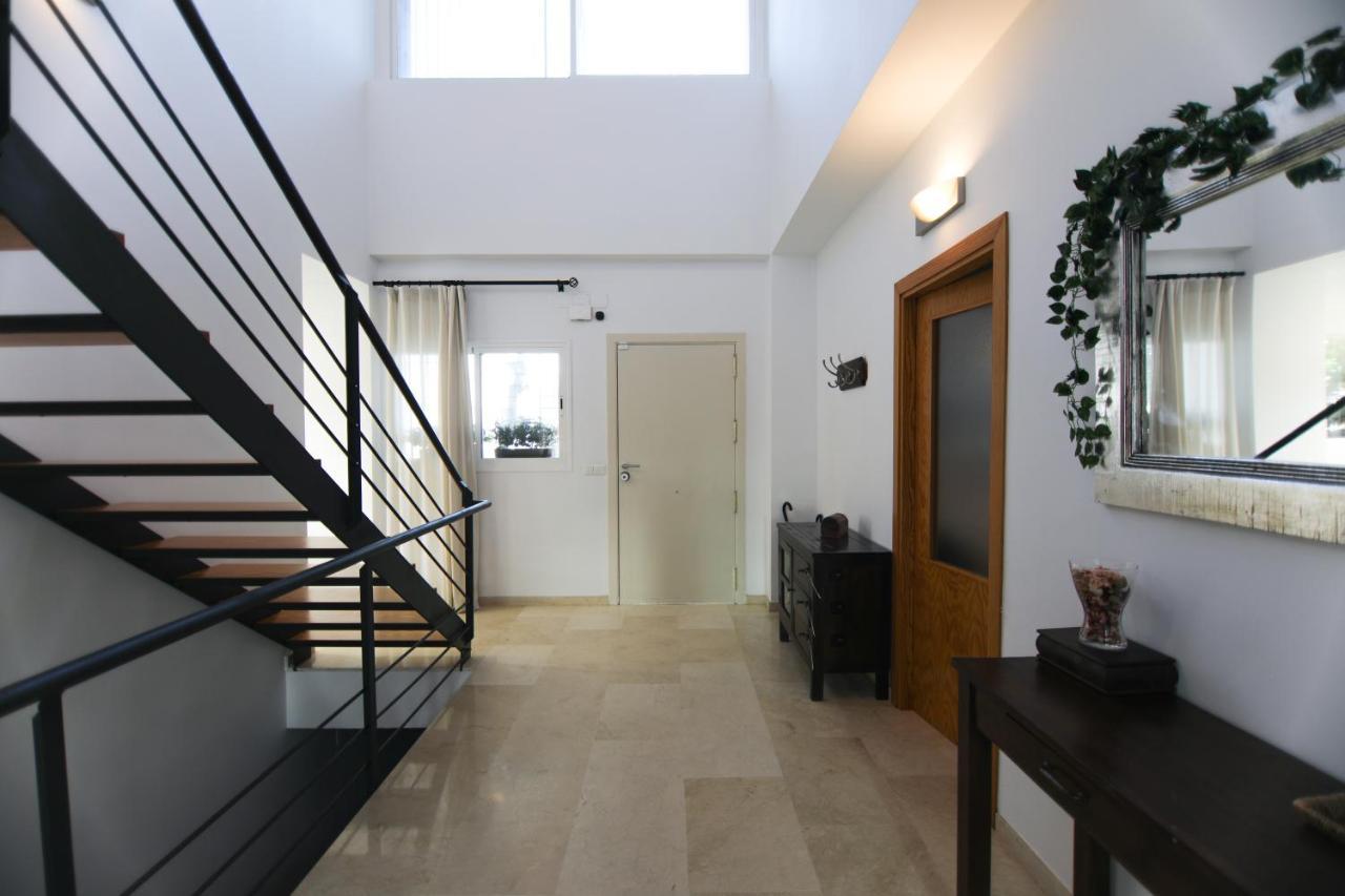 Rentalsevilla Brisa Del Aljarafe Con Piscina Climatizada a 15 Minutos de Sevilla — 4-Star Luxury Hotel in Almensilla, Spain