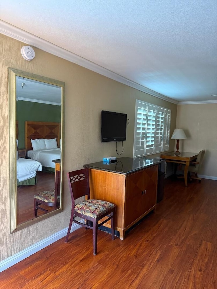 Garvey Inn - photo 6