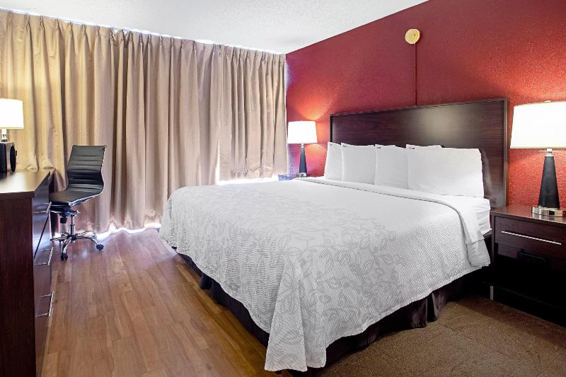 Red Roof Inn Wichita East - photo 32