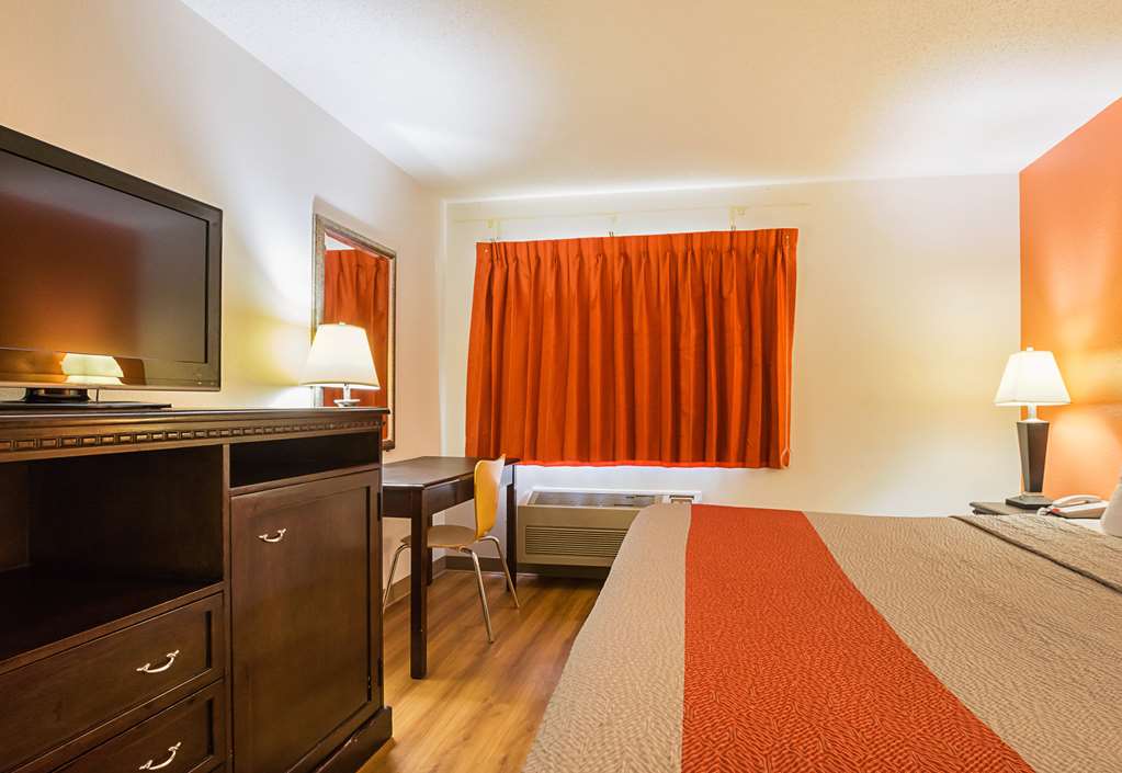 Motel 6 Waterloo IA Crossroads Mall Cedar Falls - photo 15
