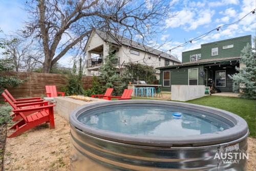 Stylish Retreat w Outdoor Oasis in Heart of Austin — 4-Star Luxury Hotel in Austin, United States