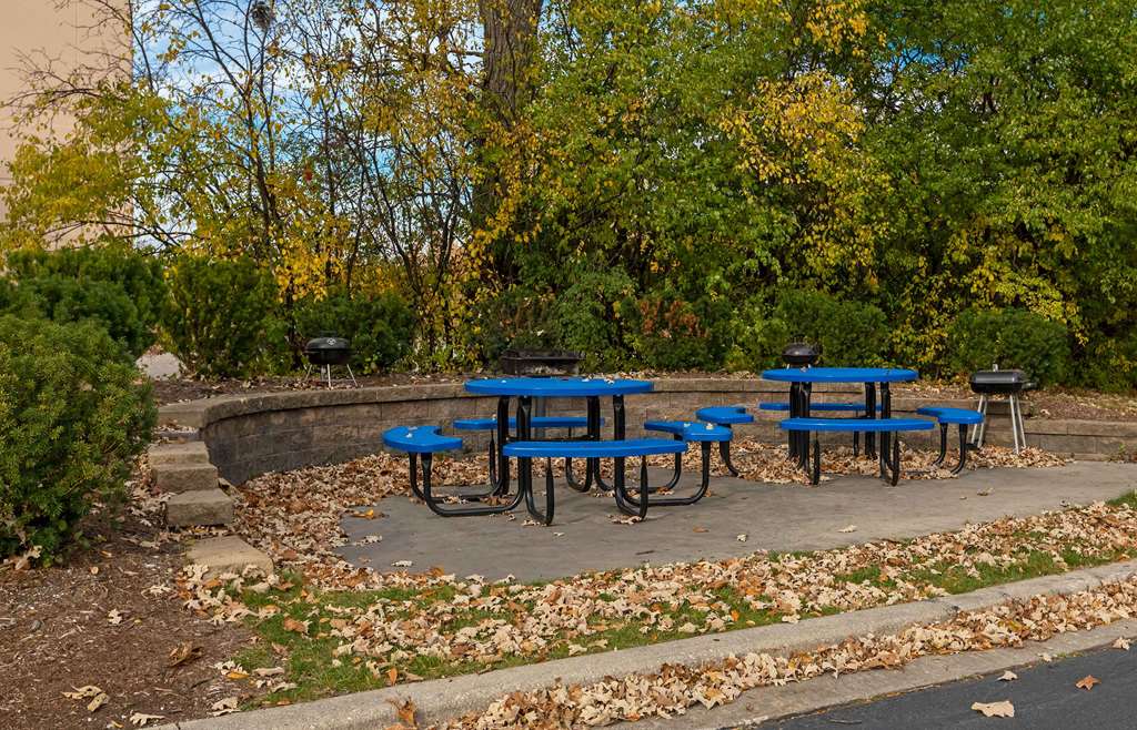 Extended Stay America Select Suites Milwaukee Waukesha - photo 40