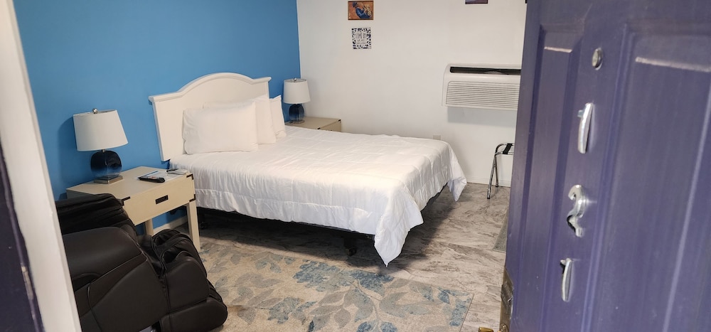 Rose's Motel - photo 10