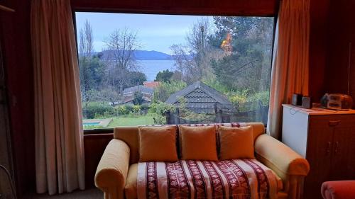 Molco con piscina y acceso lago in Pucon, Chile