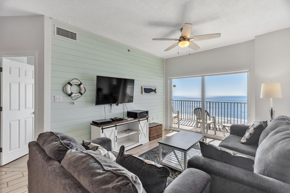 Stunning Oceanfront Condo with Resort Amenities condo - photo 16
