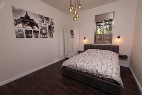 Prestige Room in Prestige location Bahai’s Garden in Haifa, Israel