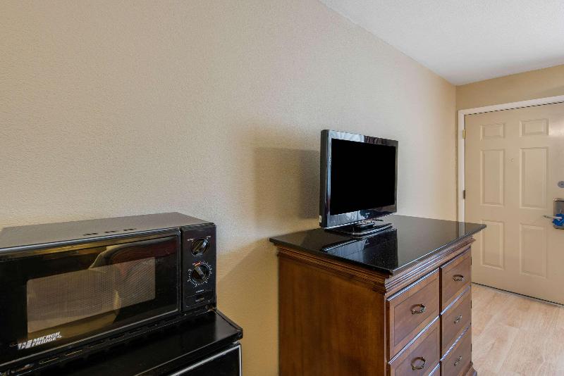 Rodeway Inn Redding - photo 17
