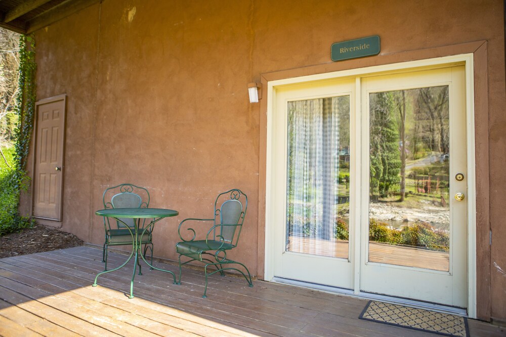 The Chimney Rock Inn & Cottages - photo 39