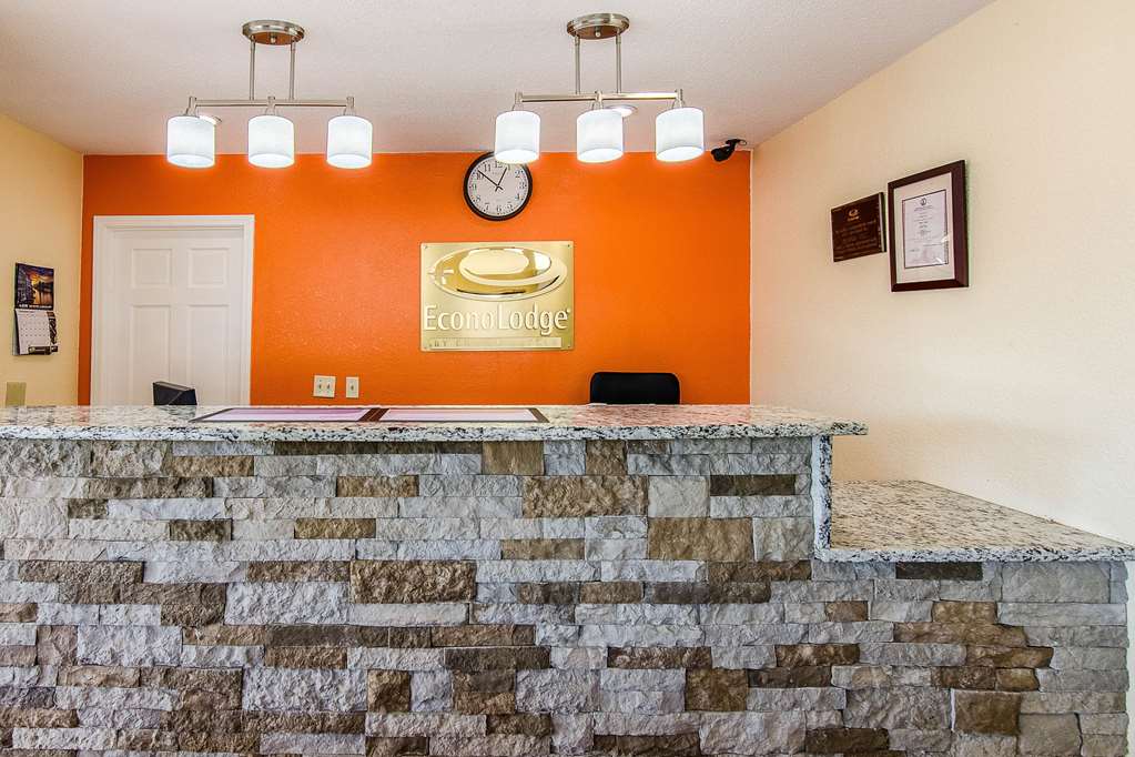 Econo Lodge Near Motor Speedway - photo 3