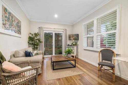 105a Sale St Stylish In The Heart Of Orange — Orange