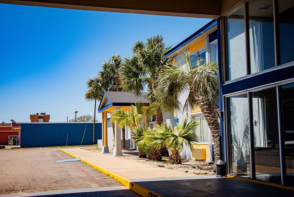 Super 8 by Wyndham Biloxi - photo 10