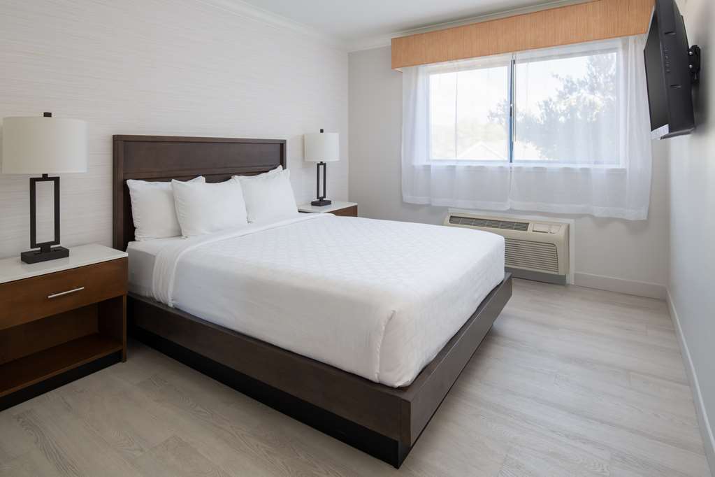 Best Western Plus All Suites Inn - photo 51