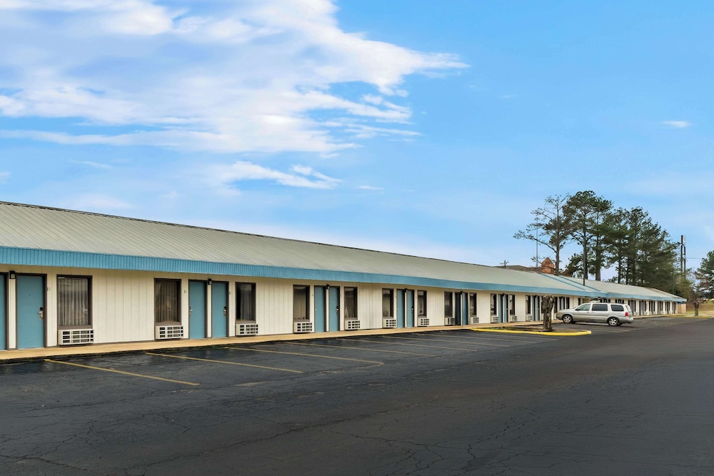 Rodeway Inn & Suites Brookhaven MS - photo 33