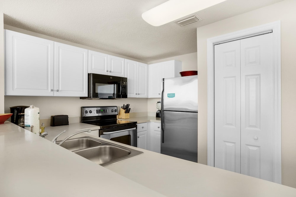 Majestic Beach Towers 1 407 - photo 12