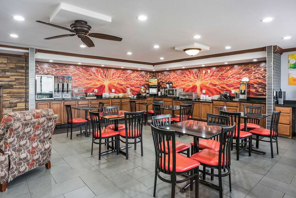 Quality Inn Cedar Rapids South - photo 35