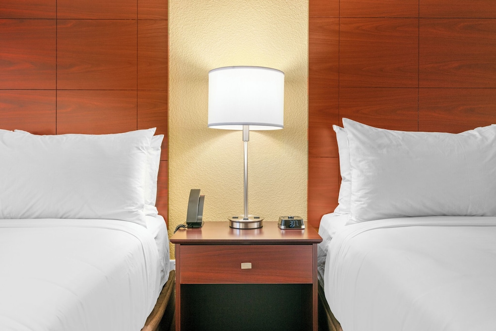 Cobblestone Hotel & Suites Lynden - photo 39