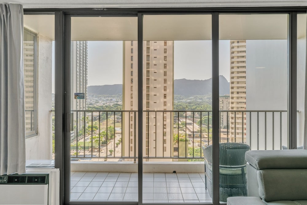 Waikiki Banyan High Level Condo with Private Lanai by Koko Resort Vacation Rentals - photo 130