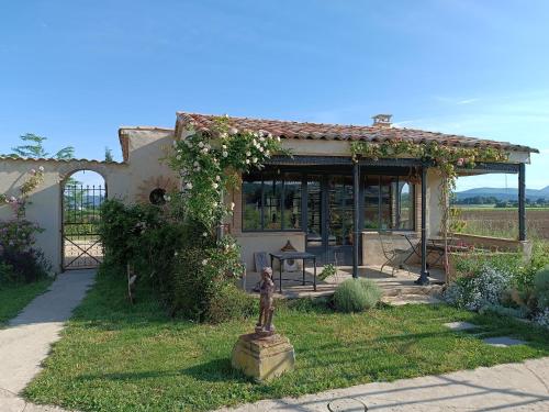 La Bohe Me - carbon neutral hotel in Unknown City