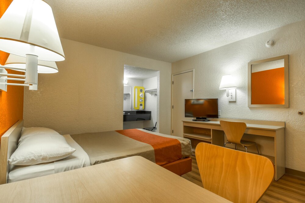 Motel 6 Los Angeles Norwalk - photo 11