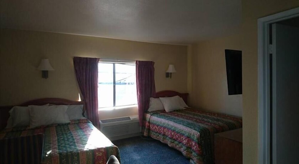Bristol Motel - photo 10