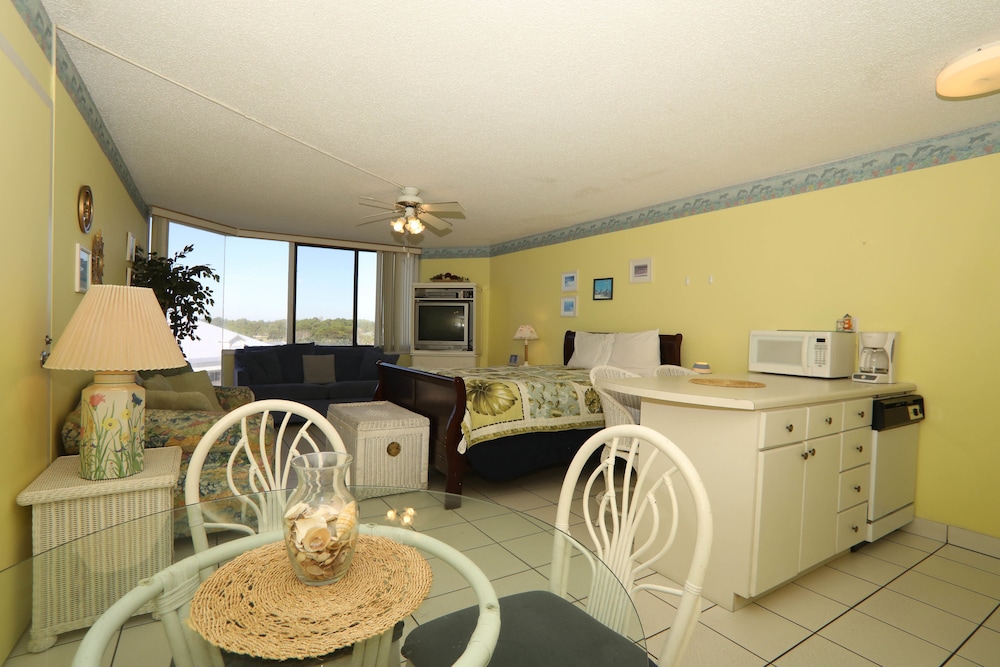 Top of the Gulf by Emerald View Resorts - photo 8