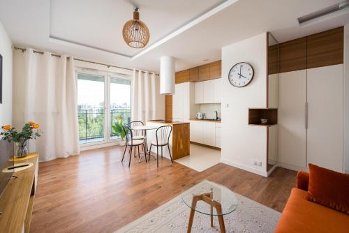 Saska with Lake View Apartment by BookingHost — 4-Star Luxury Hotel in Warsaw, Poland