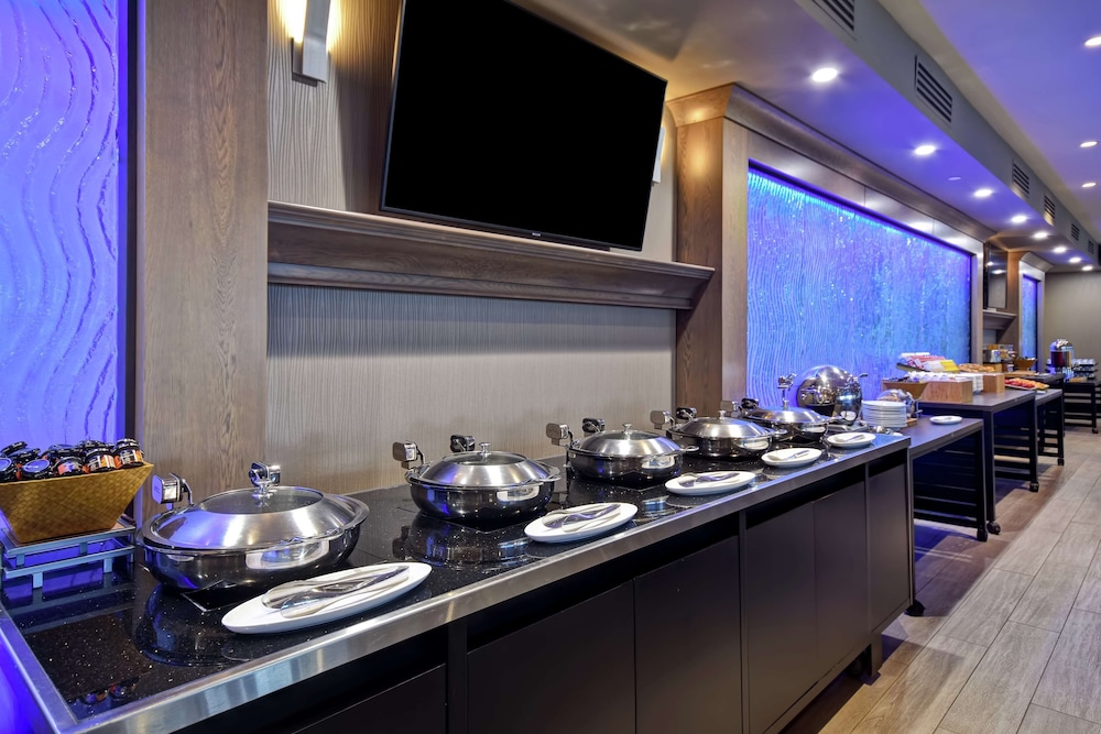DoubleTree by Hilton Hotel Pleasanton at the Club - photo 35