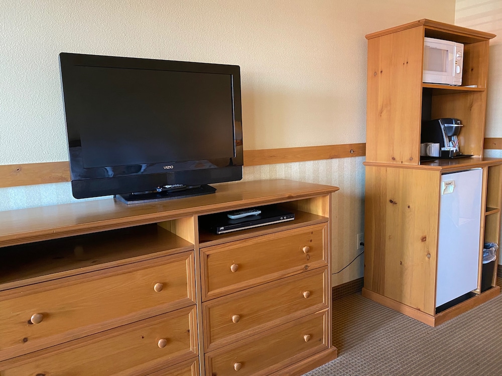 Cousins Country Inn - photo 16