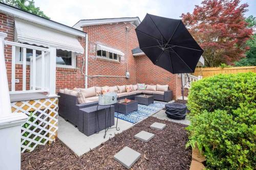 The Great Gatsby Pink Flamingo Lounge Retreat — hotel in Surry