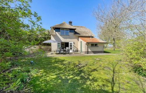 3 Bedroom Beautiful Home In Makkum — 5-Star Luxury Hotel in Makkum, Netherlands